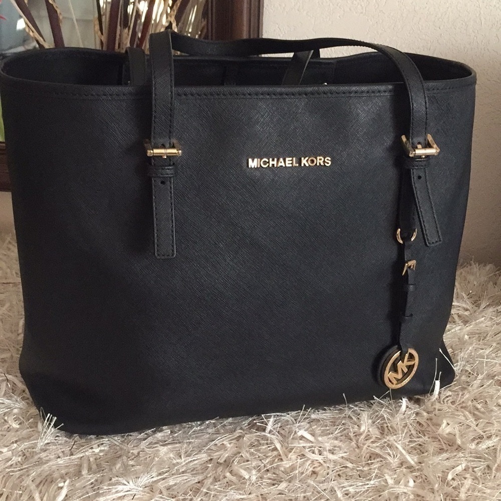 Michael Kors Jet Set Black Saffiano Travel Tote - Picture 2 of 16